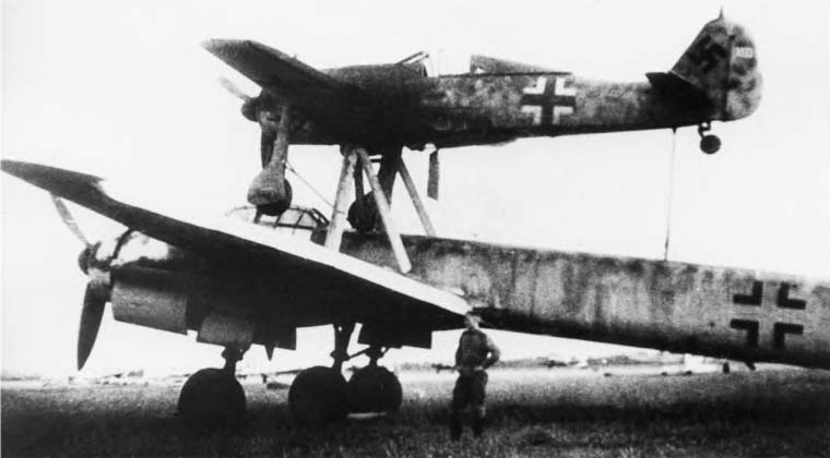 Устаревший бомбардировщик JU-88 и истребитель наведения FW-190, Люфтваффе