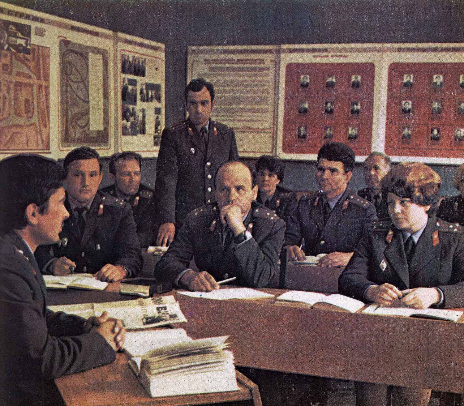 pretich.ru/25/soviet-milicia-1983-pretich-ru-22-05-2025-0002.jpg