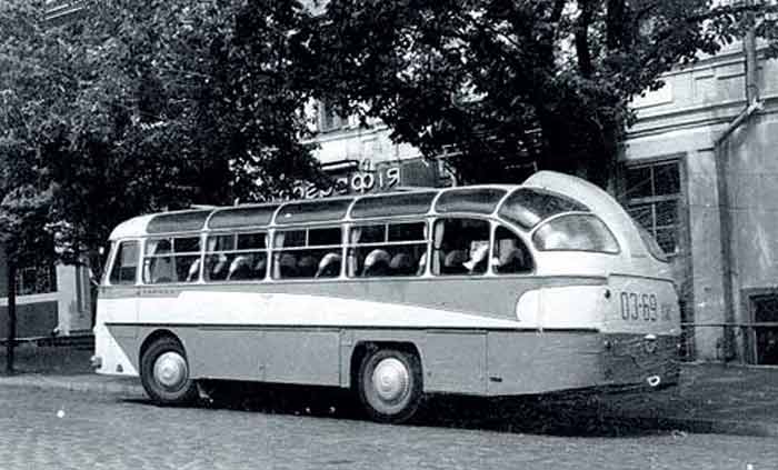 массовый советский автобус ЛАЗ-697 Турист