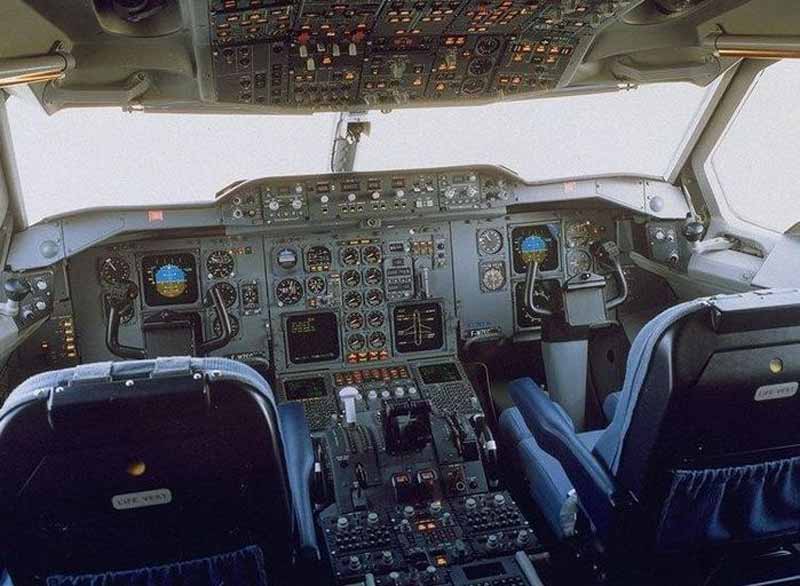 Кабина пилотов самолета Airbus A310-300