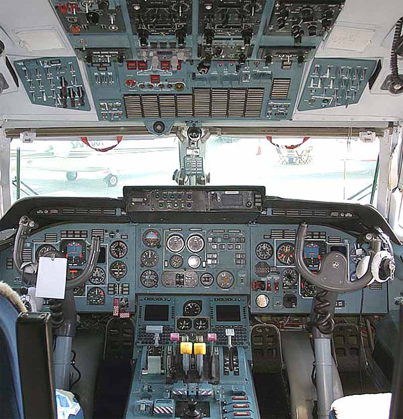 Ан-74ТК-300 кабина пилотов