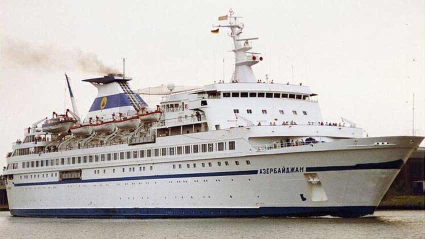 Азербайджан - советское круизное судно
