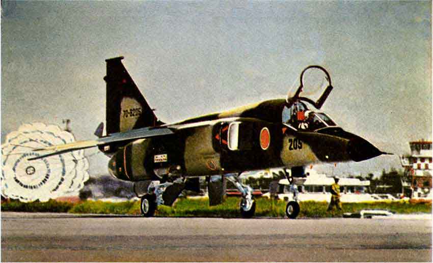 японский истребитель-бомбардировщик F-1