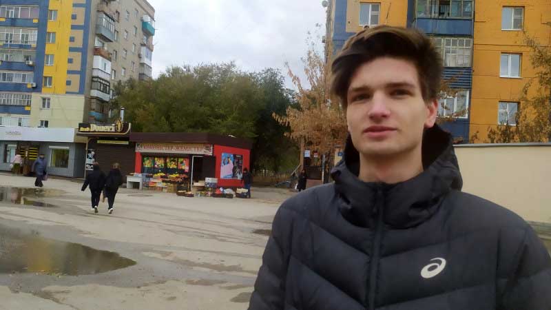 19-летний москвич Александр Смирнов оказался без документов, денег в Казахстане