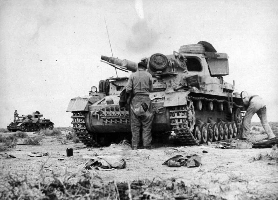 1941 - подбитый PzKpfw IV Ausf E
