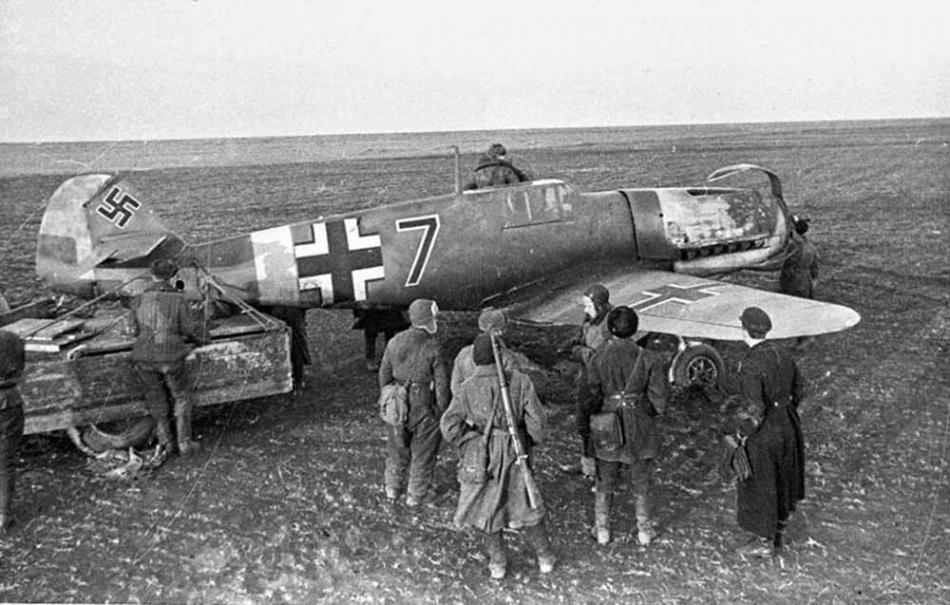 1942 - "Мессершмидт", совершивший вынужденную посадку