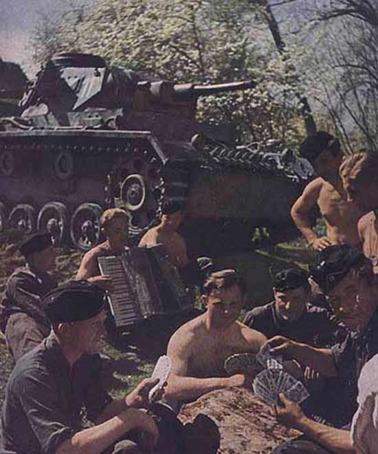 1942 - отдых немецких танкистов
