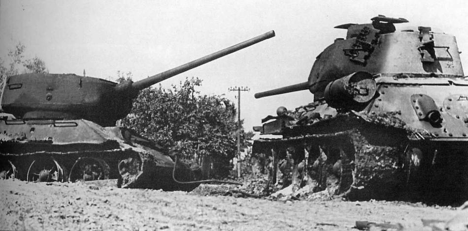 1944 - советские подбитые Т-34-85