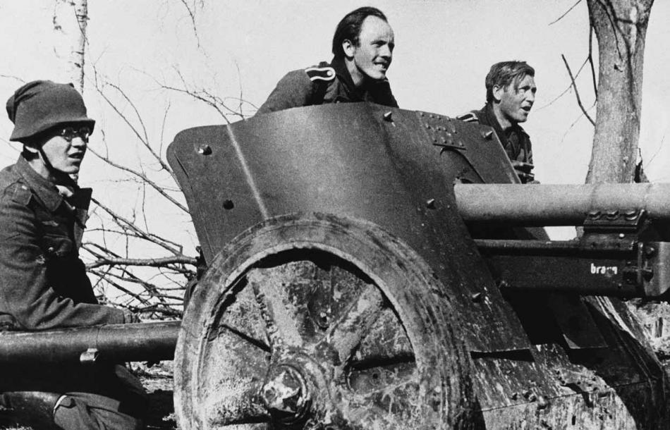 1942 - немецкие артиллеристы