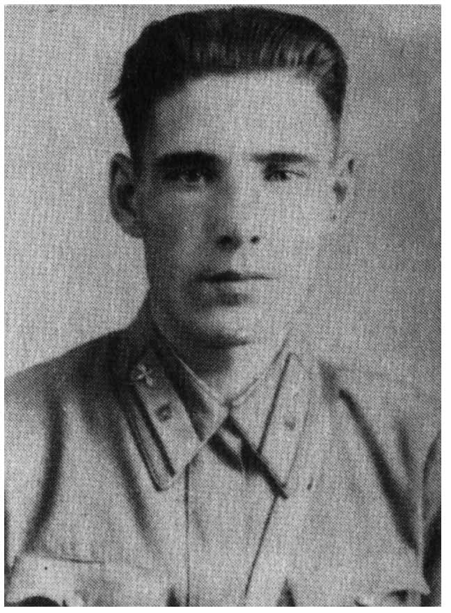 Младший воентехник Д. Камаев. Погиб 22 июня 1941 г.