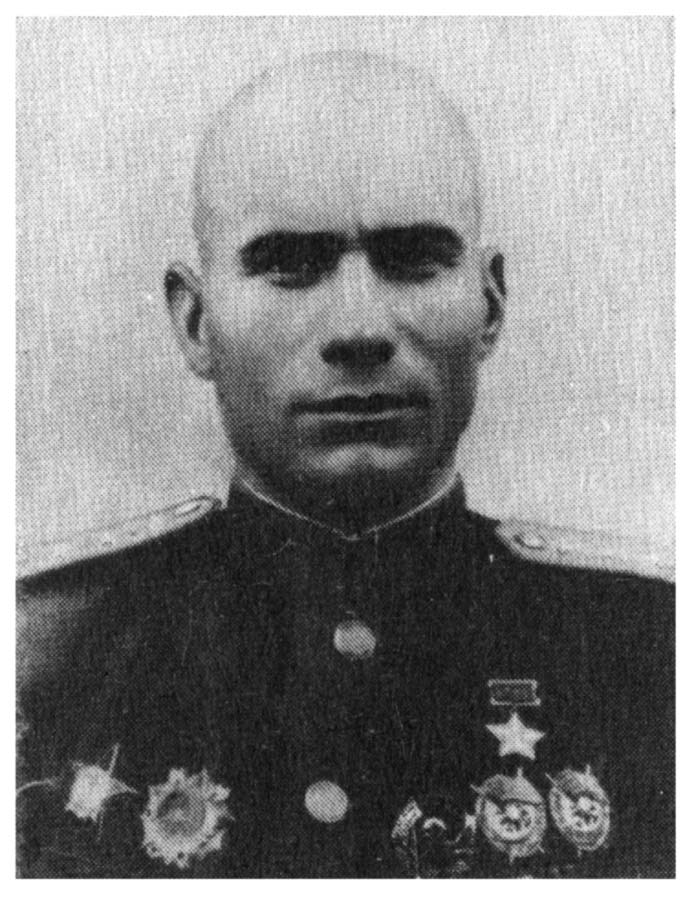 Герой Советского Союза комэск Н. Старчиков