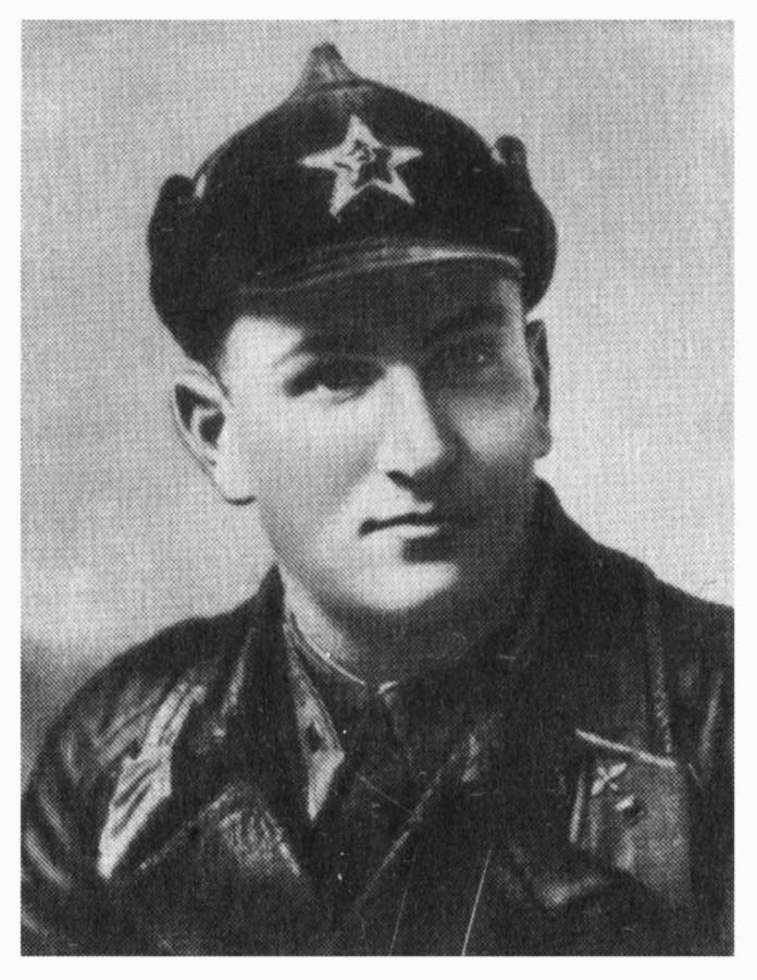 Младший лейтенант Л. Дьяченко