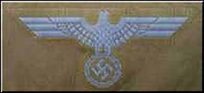 нагрудный знак орла на немецкой форме Вермахта