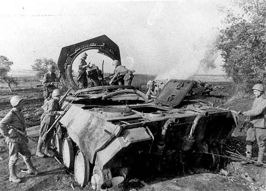 Подбитый немецкий танк «Пантера», Белгородская обл. 1943 год